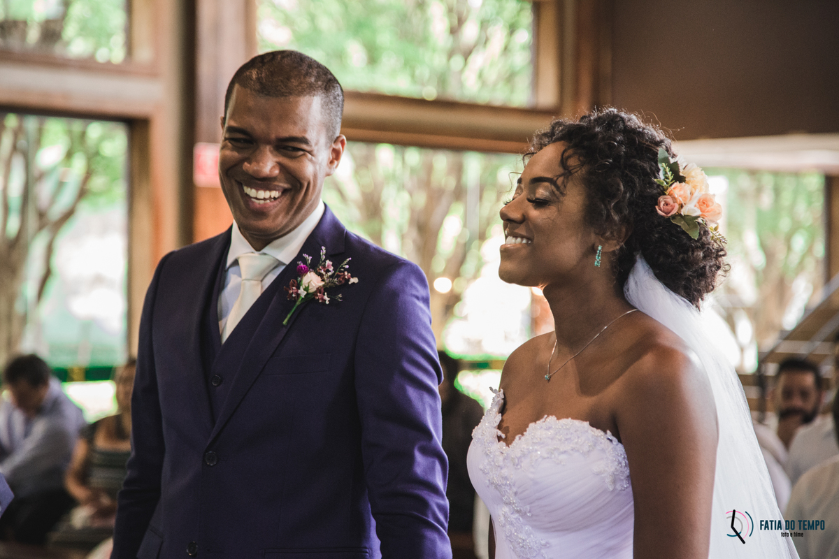 sitio são jorge, noivo negro, noiva negra, noiva black power, casamento no campo, casamento no sitio são jorge, casamento rustico, pepper drinks, odeon decorações, decoração boho, casamento boho, maquiagem em noiva negra, fotos de noiva negra, 