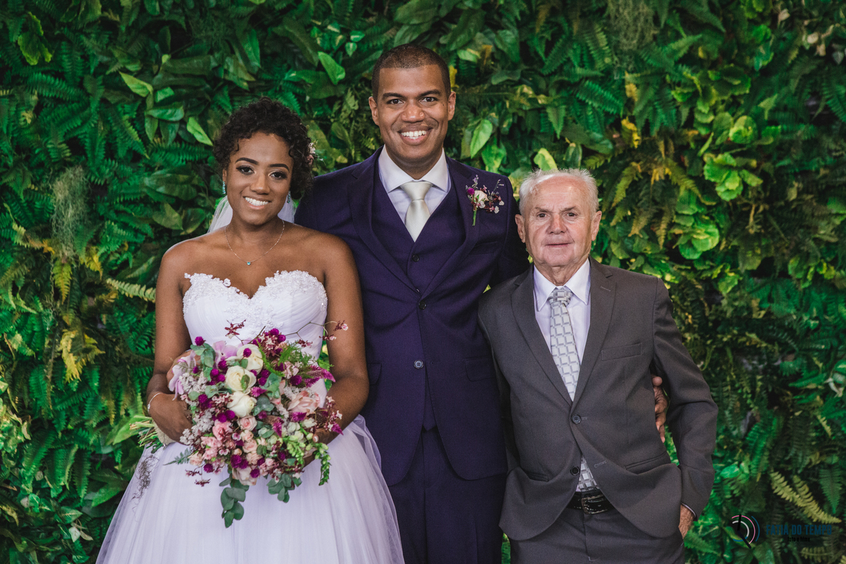 sitio são jorge, noivo negro, noiva negra, noiva black power, casamento no campo, casamento no sitio são jorge, casamento rustico, pepper drinks, odeon decorações, decoração boho, casamento boho, maquiagem em noiva negra, fotos de noiva negra, 