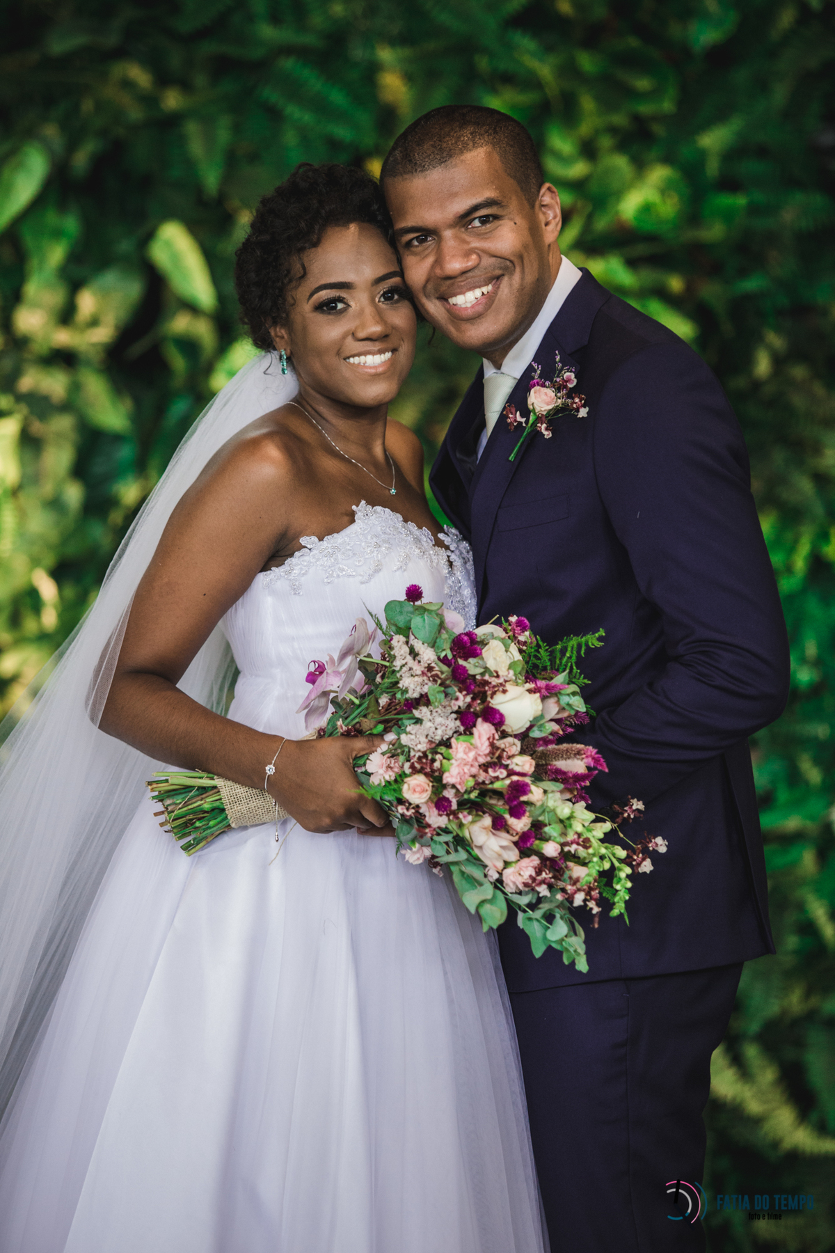 sitio são jorge, noivo negro, noiva negra, noiva black power, casamento no campo, casamento no sitio são jorge, casamento rustico, pepper drinks, odeon decorações, decoração boho, casamento boho, maquiagem em noiva negra, fotos de noiva negra, 