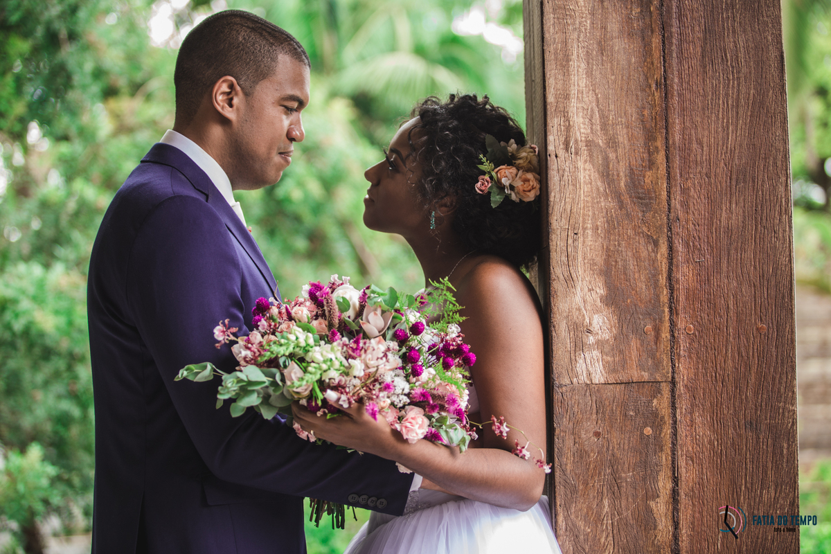sitio são jorge, noivo negro, noiva negra, noiva black power, casamento no campo, casamento no sitio são jorge, casamento rustico, pepper drinks, odeon decorações, decoração boho, casamento boho, maquiagem em noiva negra, fotos de noiva negra, 