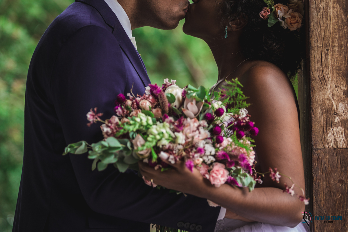 sitio são jorge, noivo negro, noiva negra, noiva black power, casamento no campo, casamento no sitio são jorge, casamento rustico, pepper drinks, odeon decorações, decoração boho, casamento boho, maquiagem em noiva negra, fotos de noiva negra, 