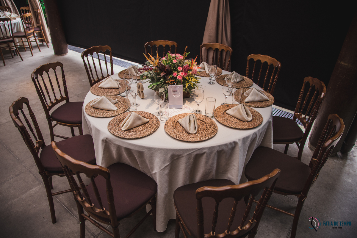 sitio são jorge, noivo negro, noiva negra, noiva black power, casamento no campo, casamento no sitio são jorge, casamento rustico, pepper drinks, odeon decorações, decoração boho, casamento boho, maquiagem em noiva negra, fotos de noiva negra, 