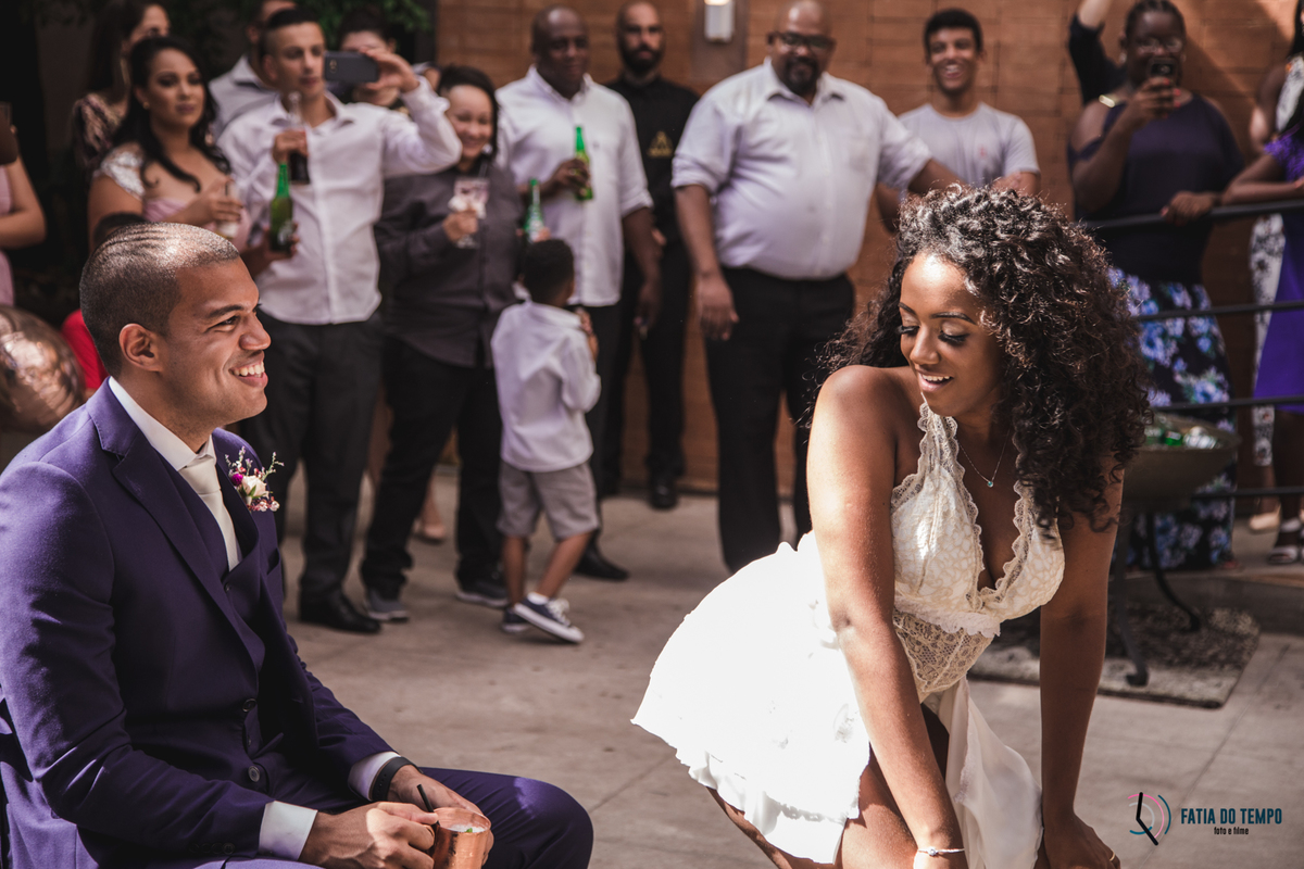 sitio são jorge, noivo negro, noiva negra, noiva black power, casamento no campo, casamento no sitio são jorge, casamento rustico, pepper drinks, odeon decorações, decoração boho, casamento boho, maquiagem em noiva negra, fotos de noiva negra, 