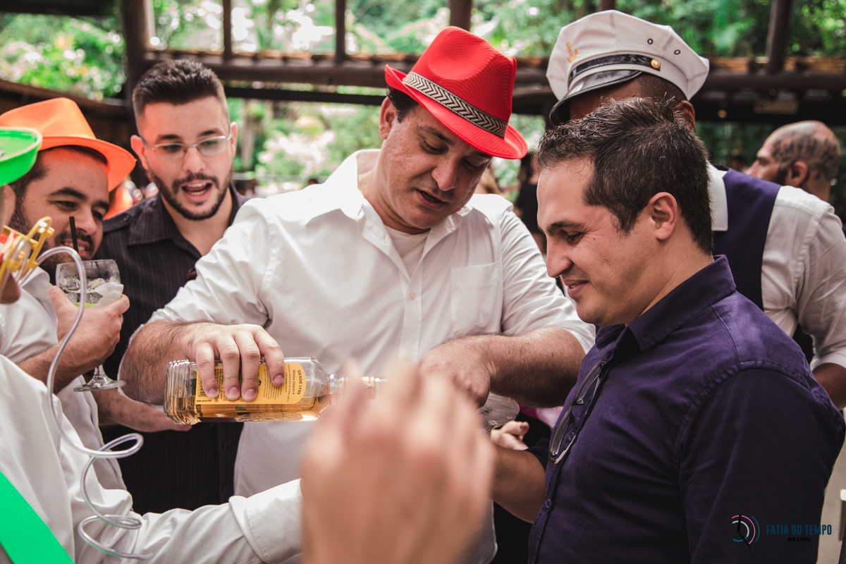 sitio são jorge, noivo negro, noiva negra, noiva black power, casamento no campo, casamento no sitio são jorge, casamento rustico, pepper drinks, odeon decorações, decoração boho, casamento boho, maquiagem em noiva negra, fotos de noiva negra, 