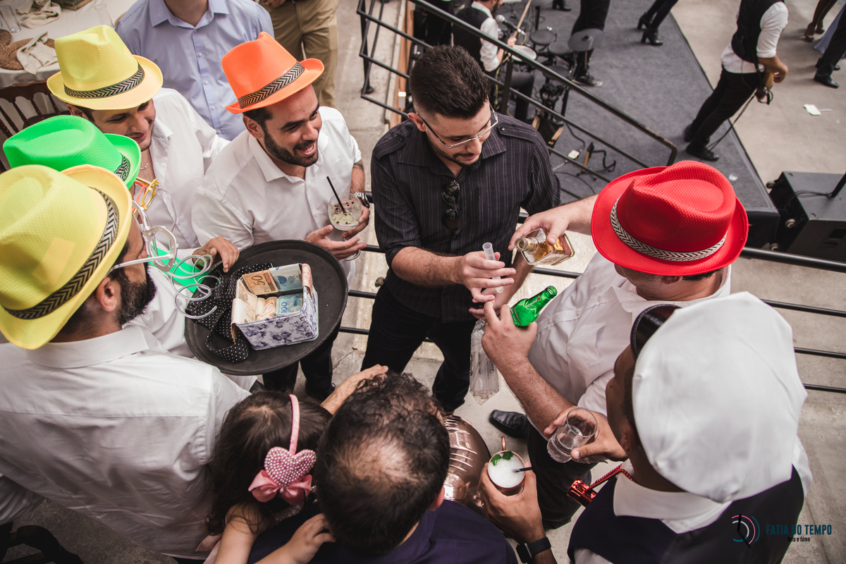 sitio são jorge, noivo negro, noiva negra, noiva black power, casamento no campo, casamento no sitio são jorge, casamento rustico, pepper drinks, odeon decorações, decoração boho, casamento boho, maquiagem em noiva negra, fotos de noiva negra, 