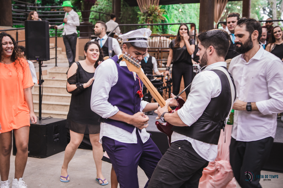 sitio são jorge, noivo negro, noiva negra, noiva black power, casamento no campo, casamento no sitio são jorge, casamento rustico, pepper drinks, odeon decorações, decoração boho, casamento boho, maquiagem em noiva negra, fotos de noiva negra, 