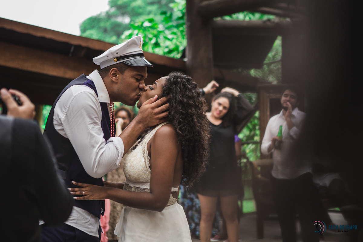 sitio são jorge, noivo negro, noiva negra, noiva black power, casamento no campo, casamento no sitio são jorge, casamento rustico, pepper drinks, odeon decorações, decoração boho, casamento boho, maquiagem em noiva negra, fotos de noiva negra, 