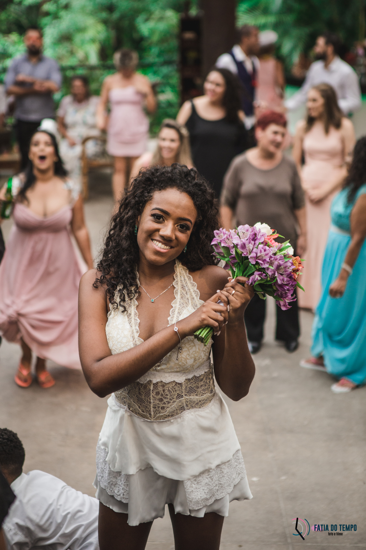 sitio são jorge, noivo negro, noiva negra, noiva black power, casamento no campo, casamento no sitio são jorge, casamento rustico, pepper drinks, odeon decorações, decoração boho, casamento boho, maquiagem em noiva negra, fotos de noiva negra, 