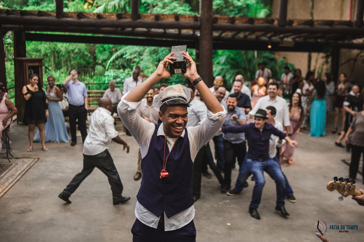 sitio são jorge, noivo negro, noiva negra, noiva black power, casamento no campo, casamento no sitio são jorge, casamento rustico, pepper drinks, odeon decorações, decoração boho, casamento boho, maquiagem em noiva negra, fotos de noiva negra, 