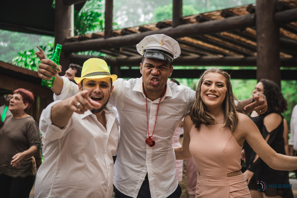 sitio são jorge, noivo negro, noiva negra, noiva black power, casamento no campo, casamento no sitio são jorge, casamento rustico, pepper drinks, odeon decorações, decoração boho, casamento boho, maquiagem em noiva negra, fotos de noiva negra, 