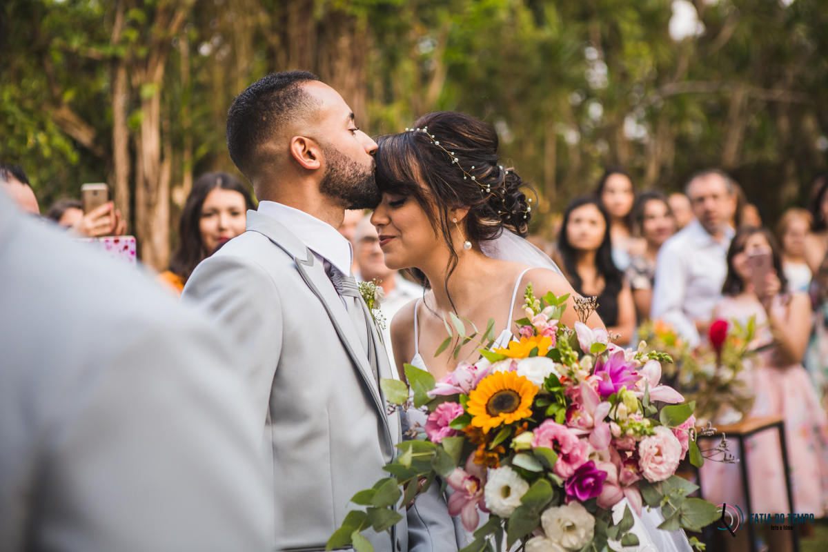 chácara recanto verde, chácara em suzano, casamento no campo, casamento em chácara, vestido de noiva, noiva morena, decoração boho, diy casamento, decoração diy, casamento ao ar livre, casamento com verde, decoração colorida, casamento de dia