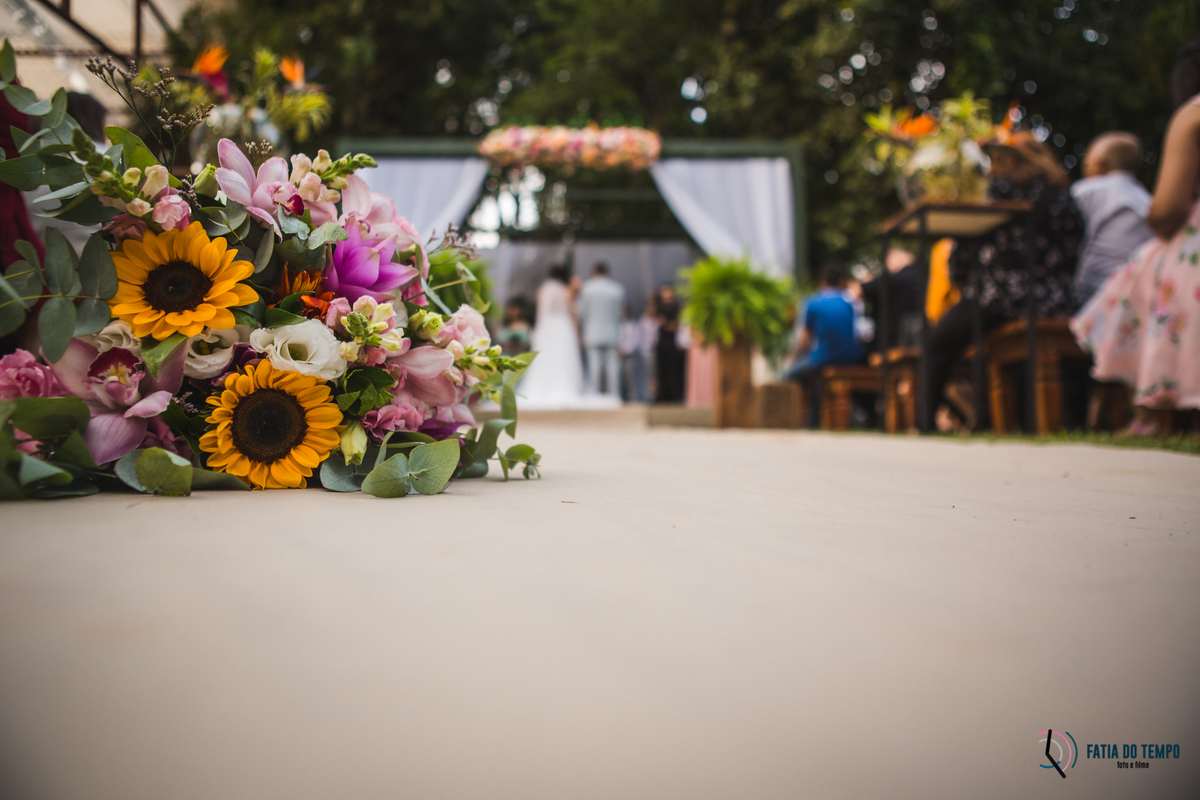 chácara recanto verde, chácara em suzano, casamento no campo, casamento em chácara, vestido de noiva, noiva morena, decoração boho, diy casamento, decoração diy, casamento ao ar livre, casamento com verde, decoração colorida, casamento de dia