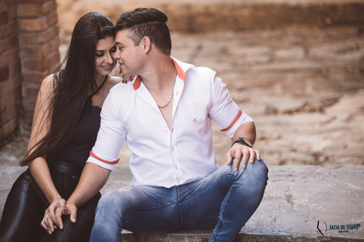 ensaio pre casamento de moto, ensaio com moto, ensaio pre casamento paranapiacaba, estrada de paranapiacaba, moto em paranapiacaba, moto na estrada, ensaio no trilho de trem, pre casamento em paranapiacaba, ensaio de casal paranapiacaba, ensaio em paranap