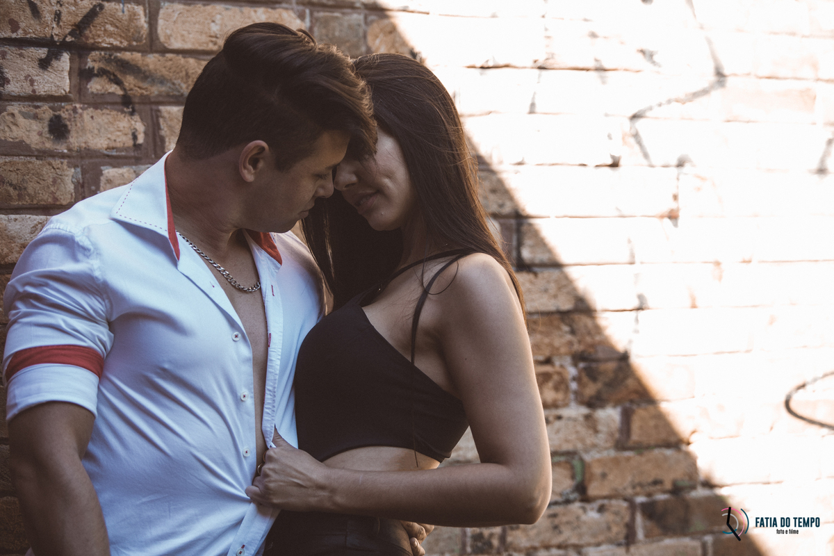 ensaio pre casamento de moto, ensaio com moto, ensaio pre casamento paranapiacaba, estrada de paranapiacaba, moto em paranapiacaba, moto na estrada, ensaio no trilho de trem, pre casamento em paranapiacaba, ensaio de casal paranapiacaba, ensaio em paranap