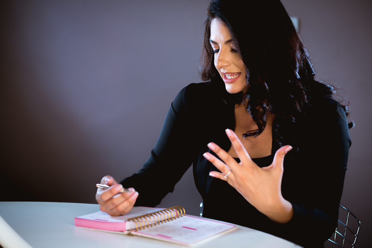 assessora de casamento, foto perfil profissional, foto corporativa, fotos para profissionais, fotos para empresas, fotografia para marketing, marketing pessoal, foto vende o produto, engajamento para perfis, curso de engajamento para instagram