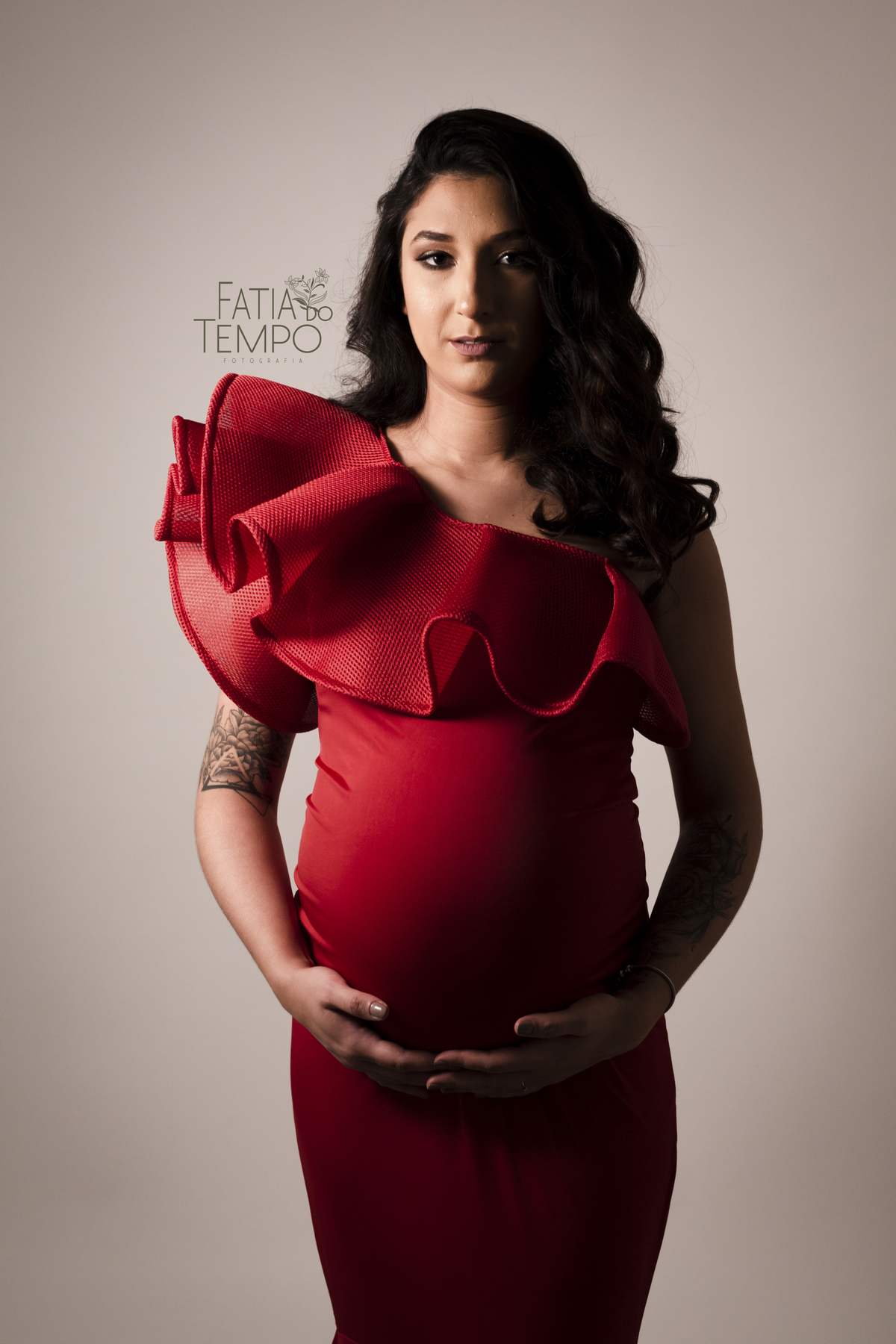 ensaio gestante, ensaio em estudio gestante, ensaio gestante em estudio, estudio fotografico são caetano, fotos gestante, gestante de vestido, gestante vestido vermelho, fotografia de gestante, fotografa de gestante, fotos de gestante