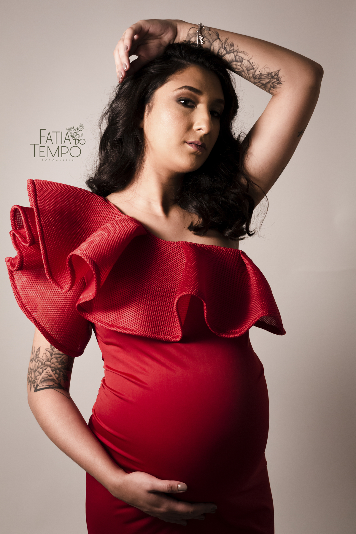 ensaio gestante, ensaio em estudio gestante, ensaio gestante em estudio, estudio fotografico são caetano, fotos gestante, gestante de vestido, gestante vestido vermelho, fotografia de gestante, fotografa de gestante, fotos de gestante