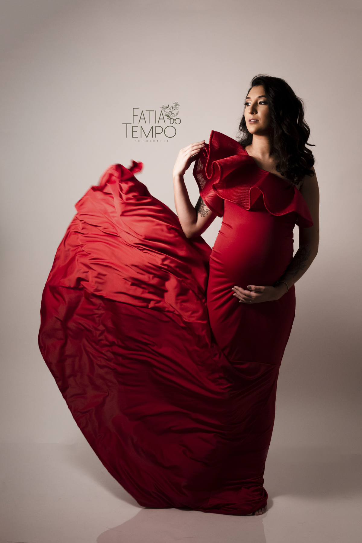 ensaio gestante, ensaio em estudio gestante, ensaio gestante em estudio, estudio fotografico são caetano, fotos gestante, gestante de vestido, gestante vestido vermelho, fotografia de gestante, fotografa de gestante, fotos de gestante