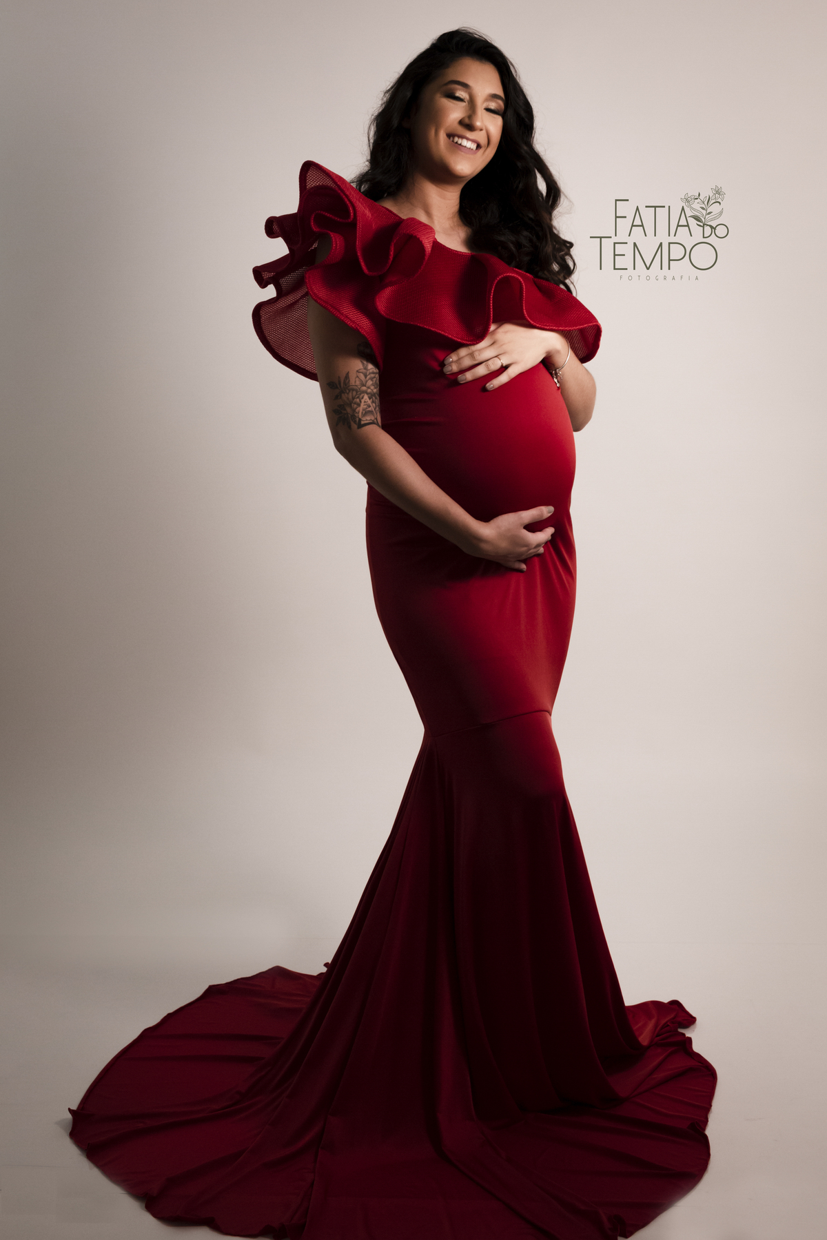 ensaio gestante, ensaio em estudio gestante, ensaio gestante em estudio, estudio fotografico são caetano, fotos gestante, gestante de vestido, gestante vestido vermelho, fotografia de gestante, fotografa de gestante, fotos de gestante