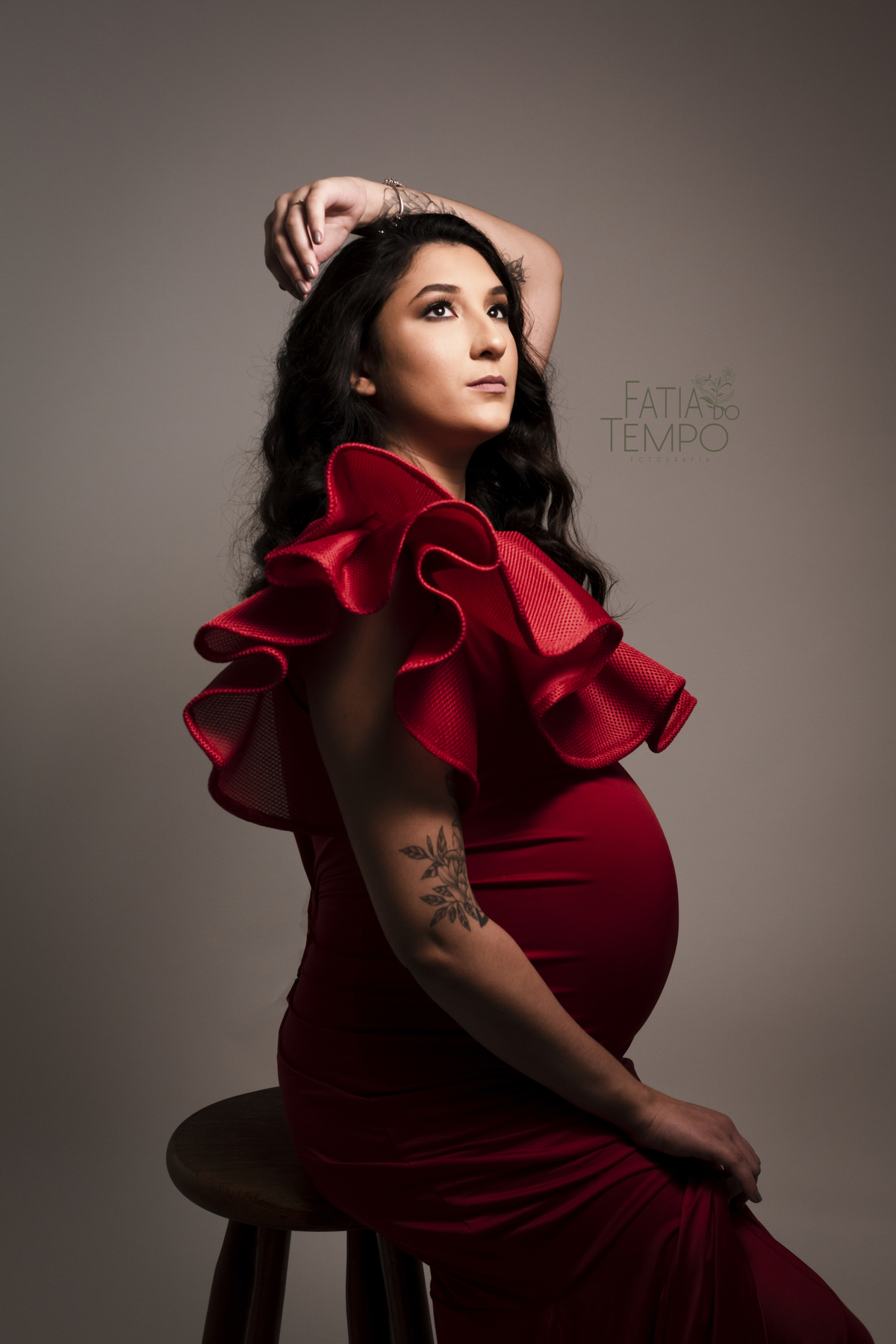 ensaio gestante, ensaio em estudio gestante, ensaio gestante em estudio, estudio fotografico são caetano, fotos gestante, gestante de vestido, gestante vestido vermelho, fotografia de gestante, fotografa de gestante, fotos de gestante
