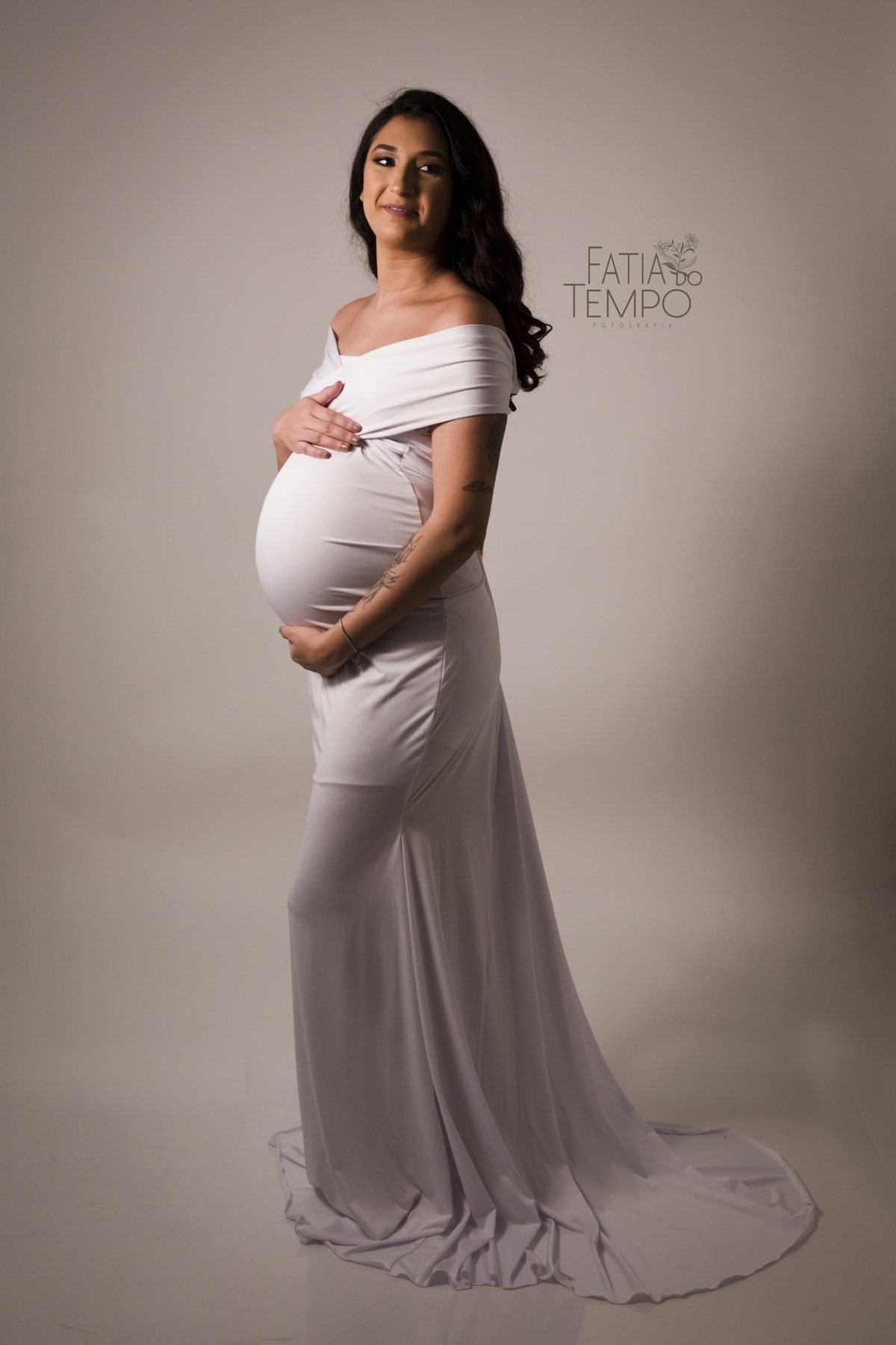 ensaio gestante, ensaio em estudio gestante, ensaio gestante em estudio, estudio fotografico são caetano, fotos gestante, gestante de vestido, gestante vestido vermelho, fotografia de gestante, fotografa de gestante, fotos de gestante