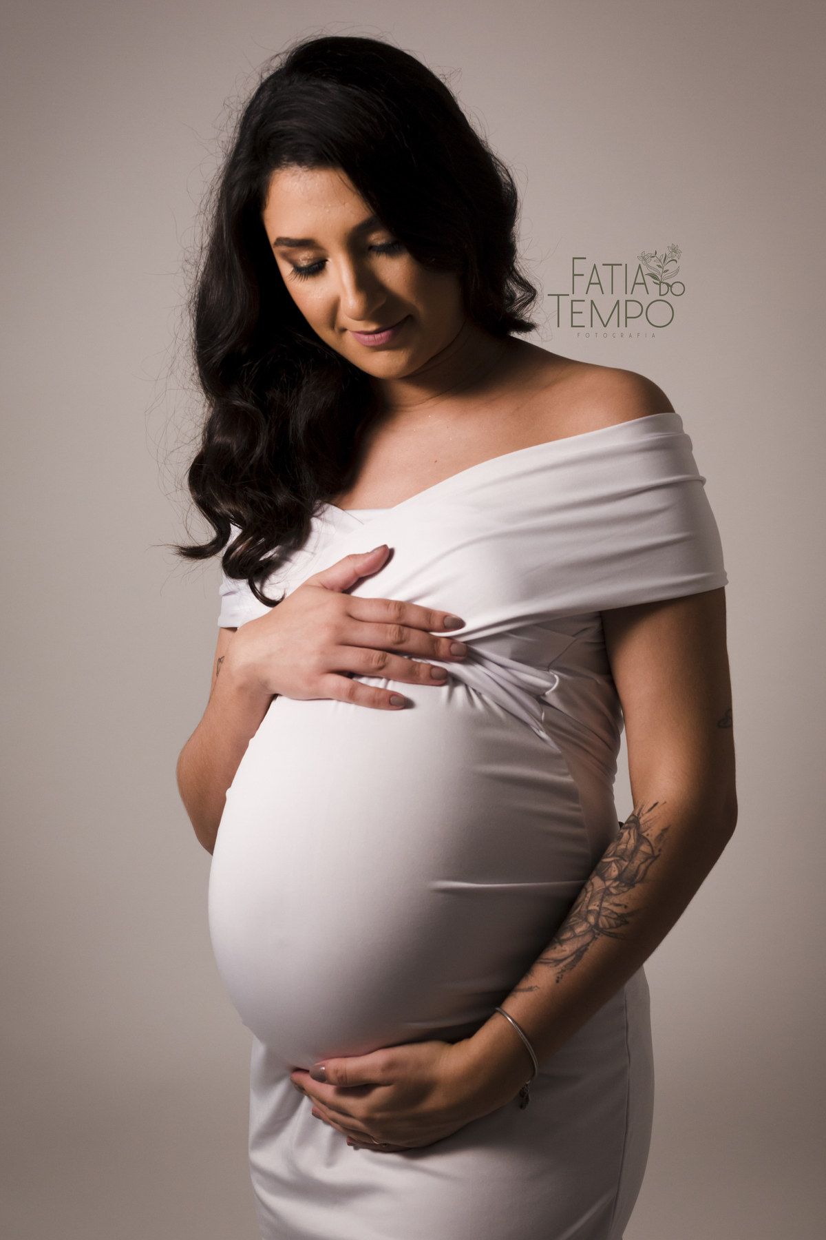 ensaio gestante, ensaio em estudio gestante, ensaio gestante em estudio, estudio fotografico são caetano, fotos gestante, gestante de vestido, gestante vestido vermelho, fotografia de gestante, fotografa de gestante, fotos de gestante