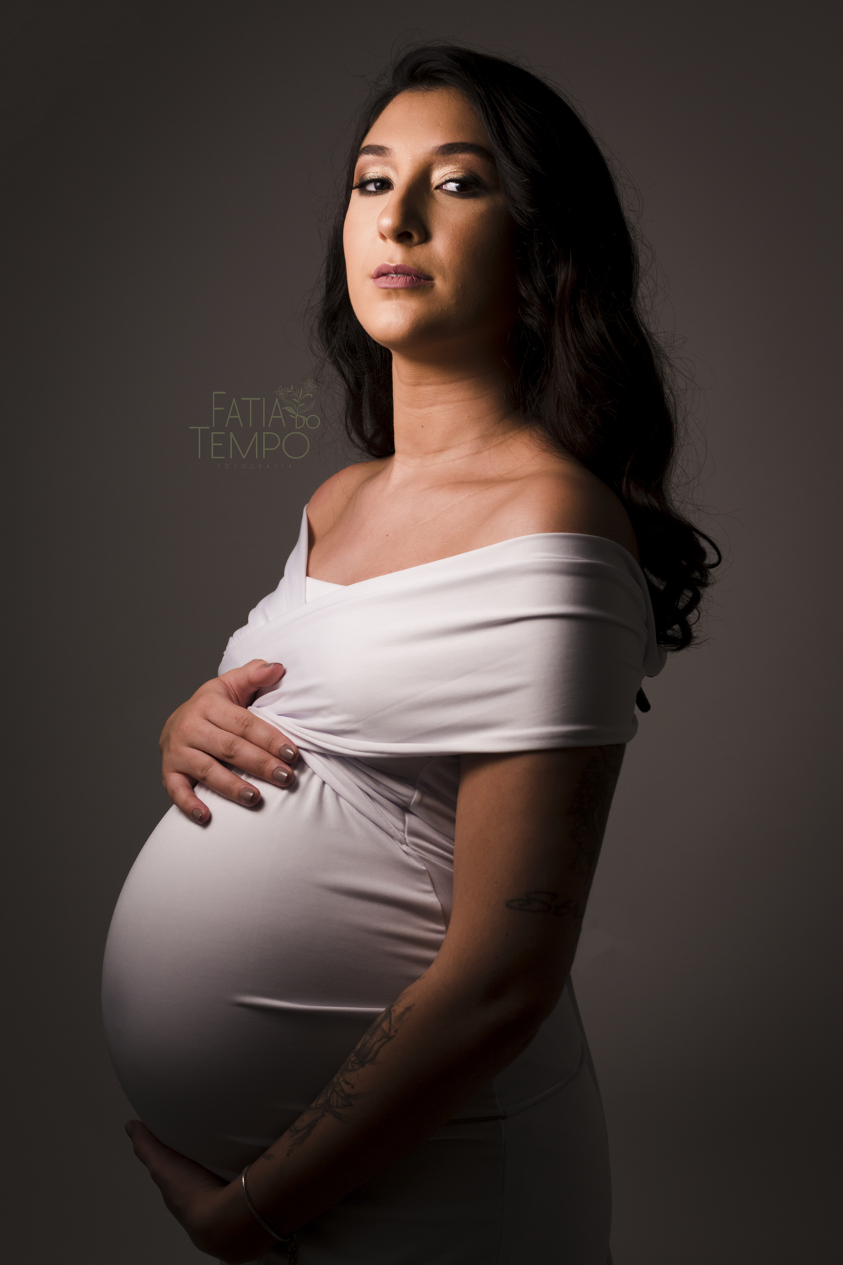 ensaio gestante, ensaio em estudio gestante, ensaio gestante em estudio, estudio fotografico são caetano, fotos gestante, gestante de vestido, gestante vestido vermelho, fotografia de gestante, fotografa de gestante, fotos de gestante