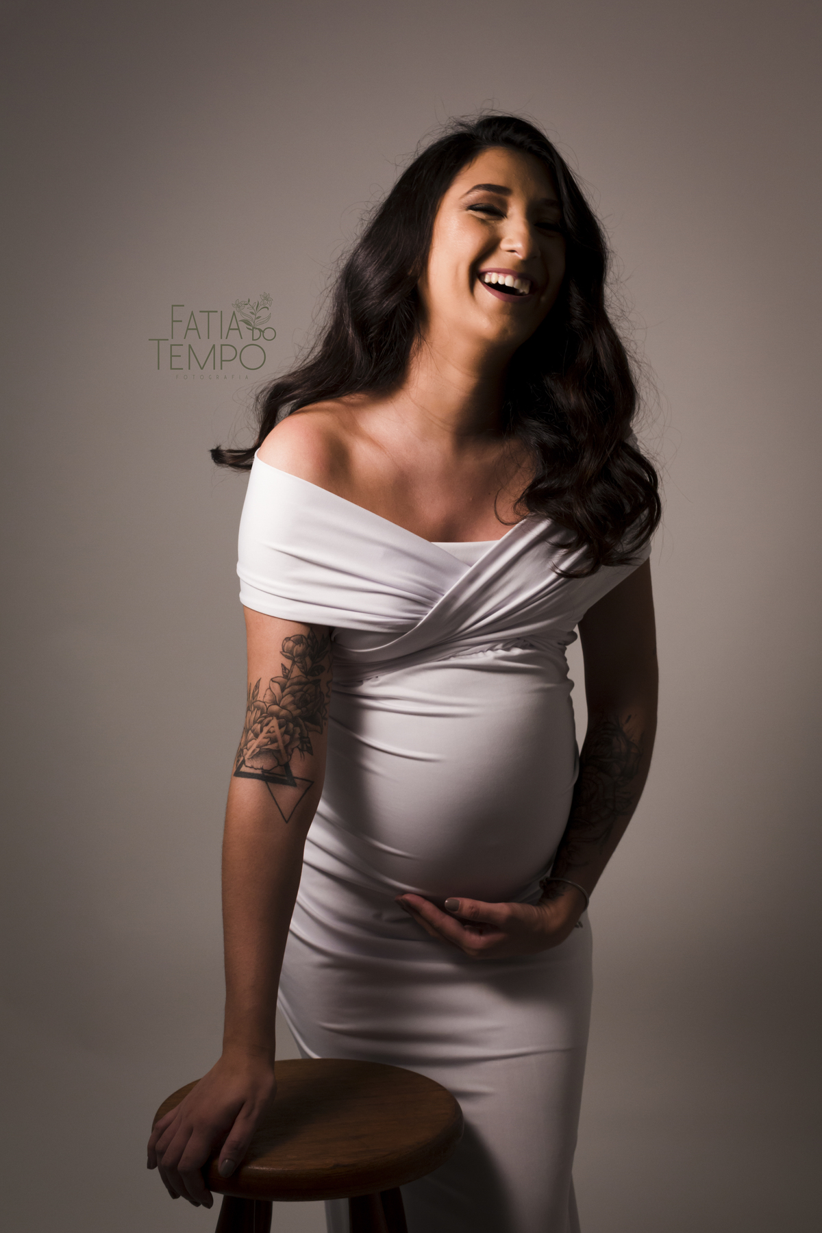 ensaio gestante, ensaio em estudio gestante, ensaio gestante em estudio, estudio fotografico são caetano, fotos gestante, gestante de vestido, gestante vestido vermelho, fotografia de gestante, fotografa de gestante, fotos de gestante