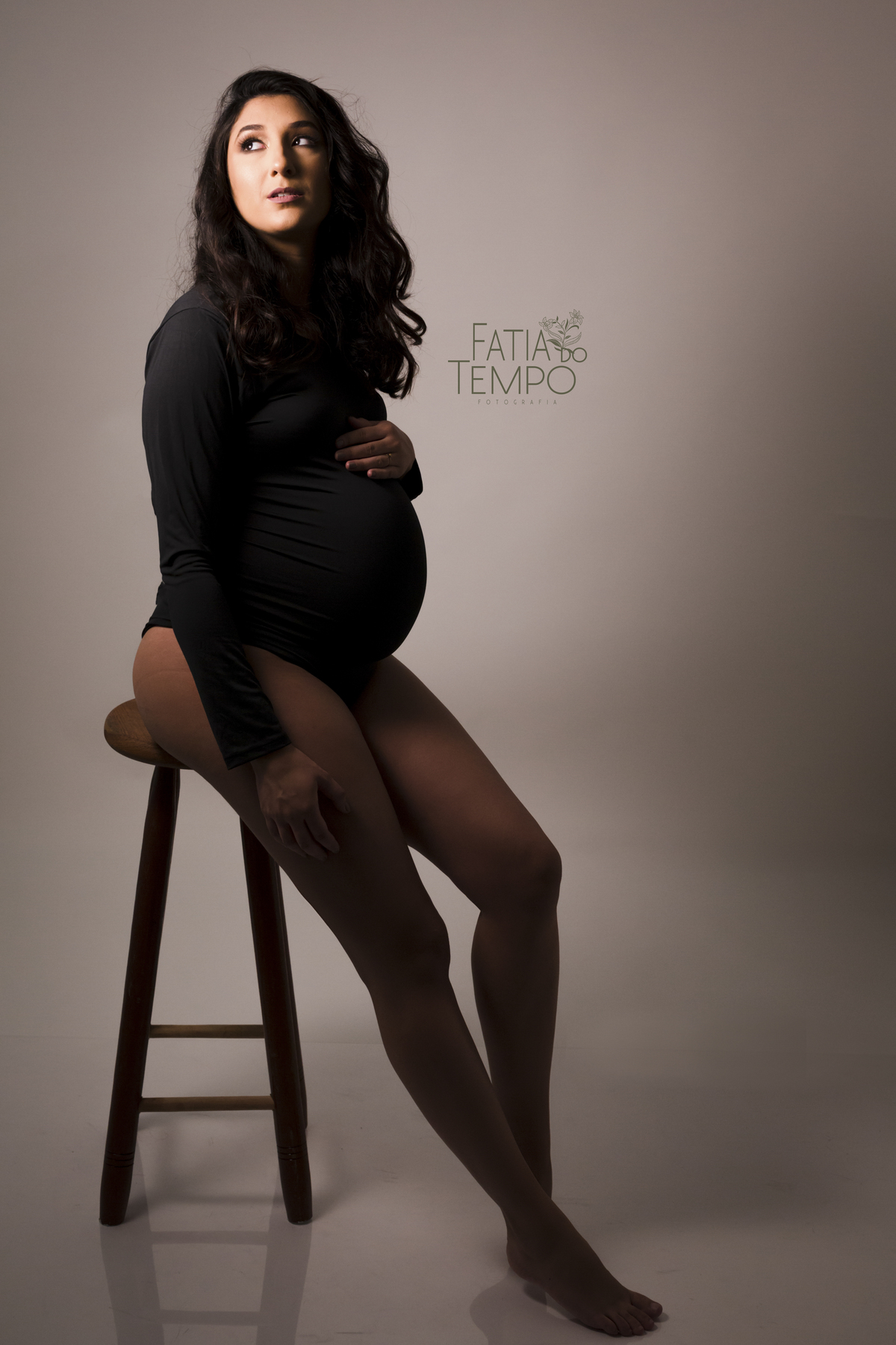 ensaio gestante, ensaio em estudio gestante, ensaio gestante em estudio, estudio fotografico são caetano, fotos gestante, gestante de vestido, gestante vestido vermelho, fotografia de gestante, fotografa de gestante, fotos de gestante