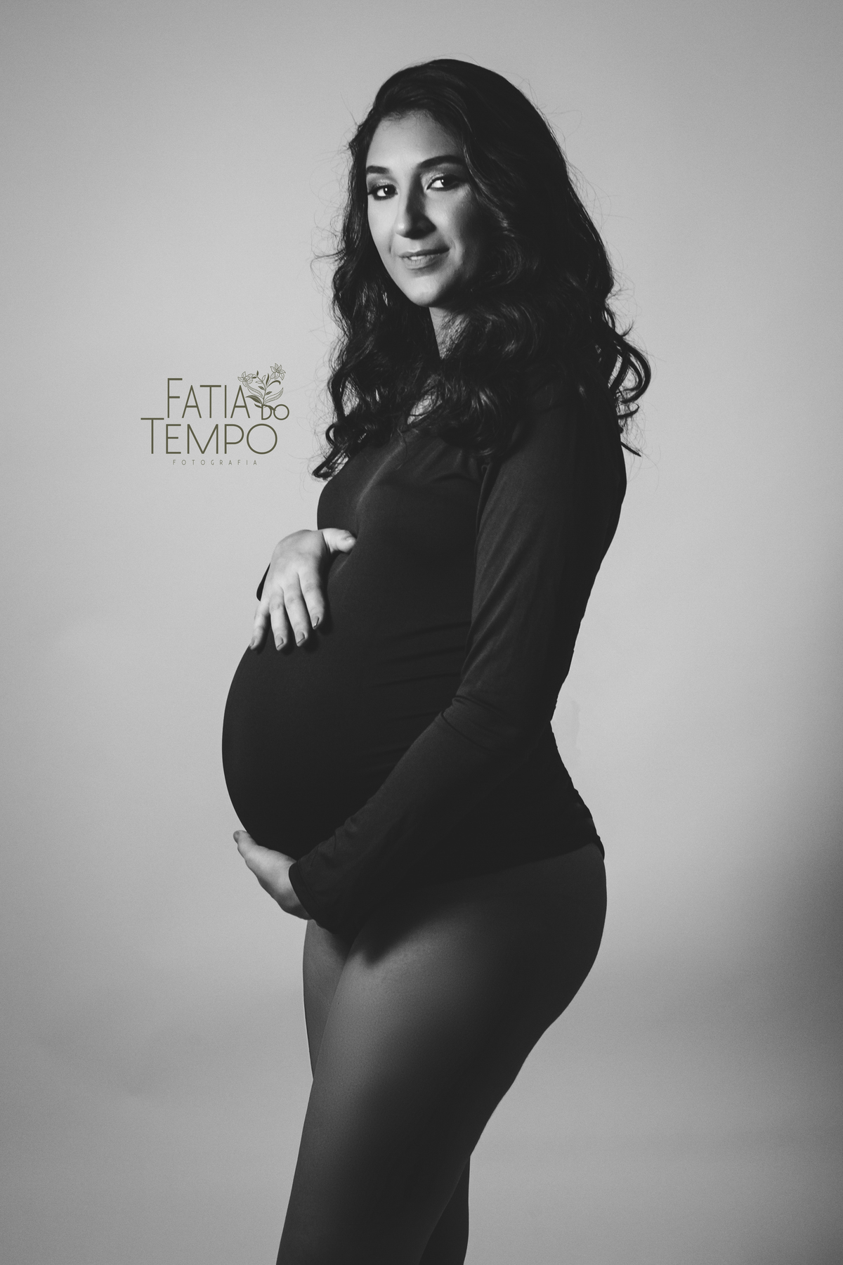 ensaio gestante, ensaio em estudio gestante, ensaio gestante em estudio, estudio fotografico são caetano, fotos gestante, gestante de vestido, gestante vestido vermelho, fotografia de gestante, fotografa de gestante, fotos de gestante