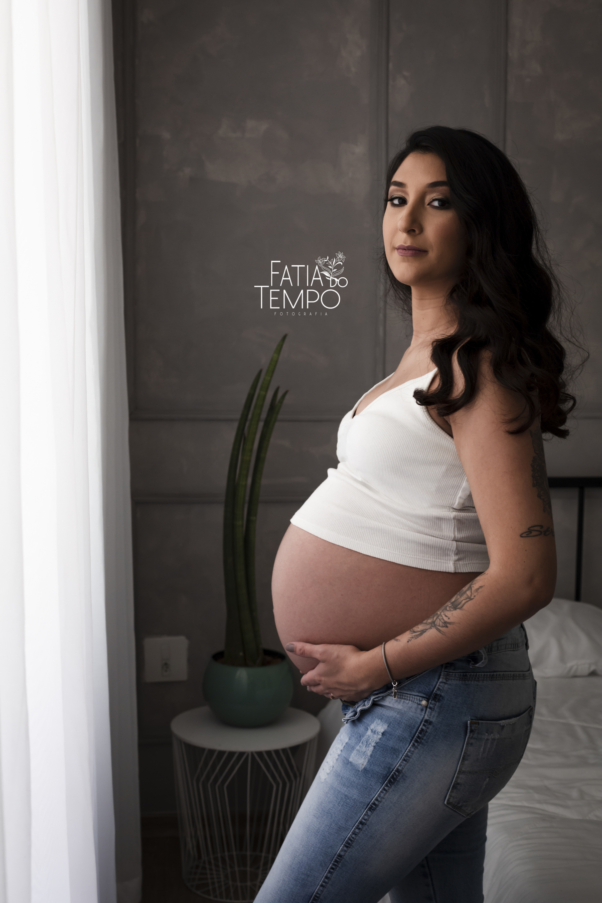 ensaio gestante, ensaio em estudio gestante, ensaio gestante em estudio, estudio fotografico são caetano, fotos gestante, gestante de vestido, gestante vestido vermelho, fotografia de gestante, fotografa de gestante, fotos de gestante