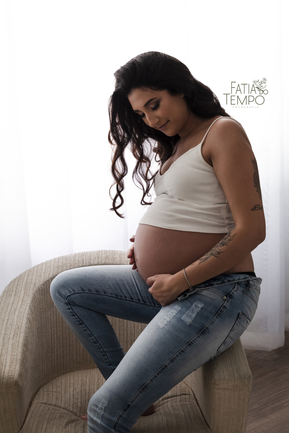 ensaio gestante, ensaio em estudio gestante, ensaio gestante em estudio, estudio fotografico são caetano, fotos gestante, gestante de vestido, gestante vestido vermelho, fotografia de gestante, fotografa de gestante, fotos de gestante