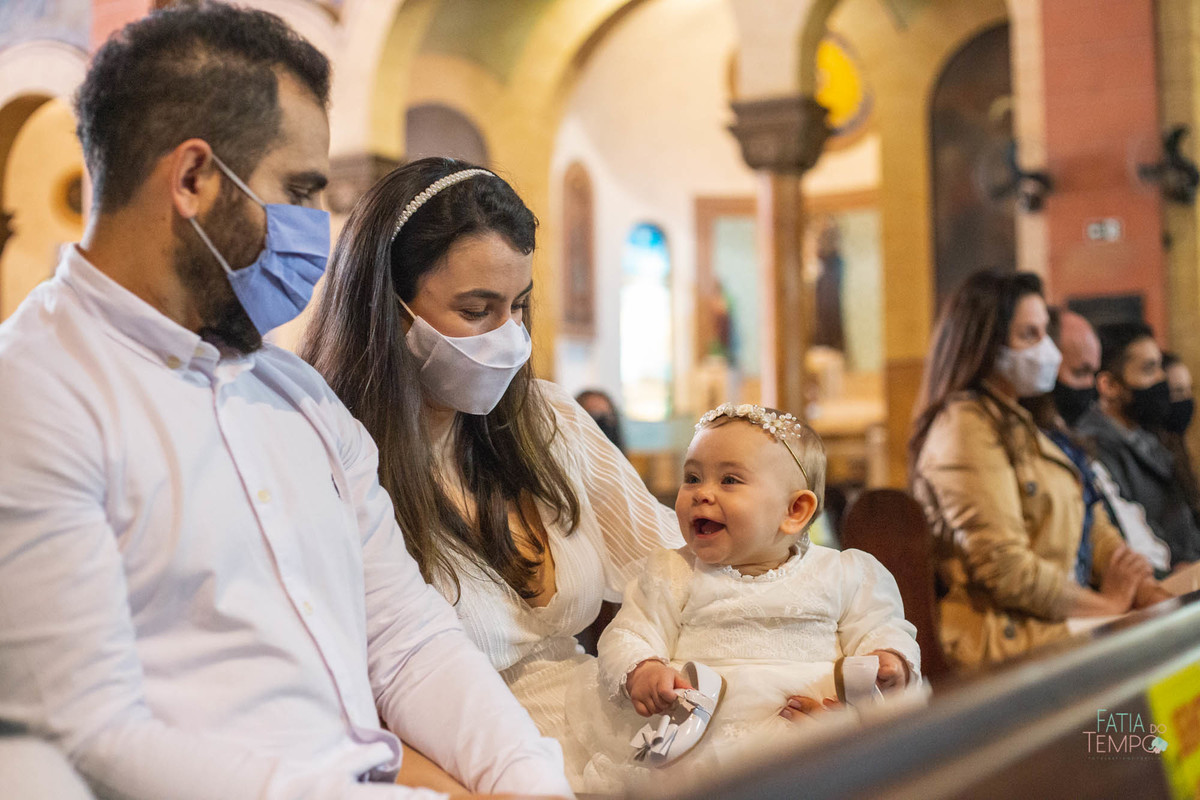 Batizado, foto de batizado, fotografia de batizado, igreja sagrada familia, matriz são caetano, batizado na igreja, festa de batizado, batizado de menina, batizando na igreja, batizado matriz, 