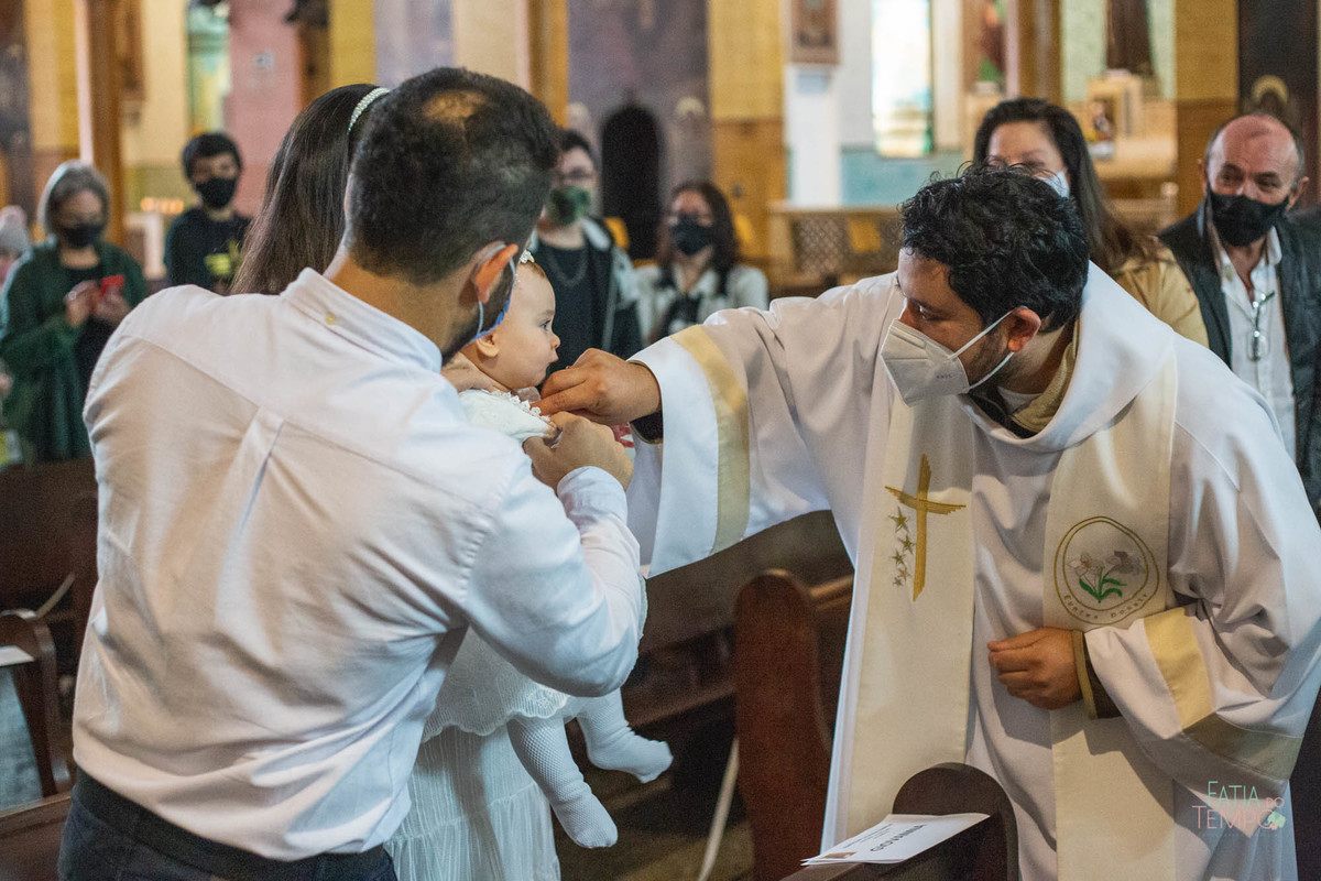 Batizado, foto de batizado, fotografia de batizado, igreja sagrada familia, matriz são caetano, batizado na igreja, festa de batizado, batizado de menina, batizando na igreja, batizado matriz, 