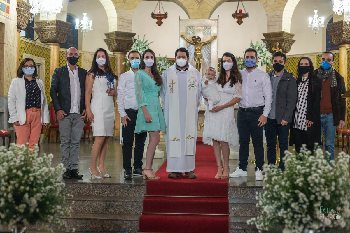 Batizado, foto de batizado, fotografia de batizado, igreja sagrada familia, matriz são caetano, batizado na igreja, festa de batizado, batizado de menina, batizando na igreja, batizado matriz, 