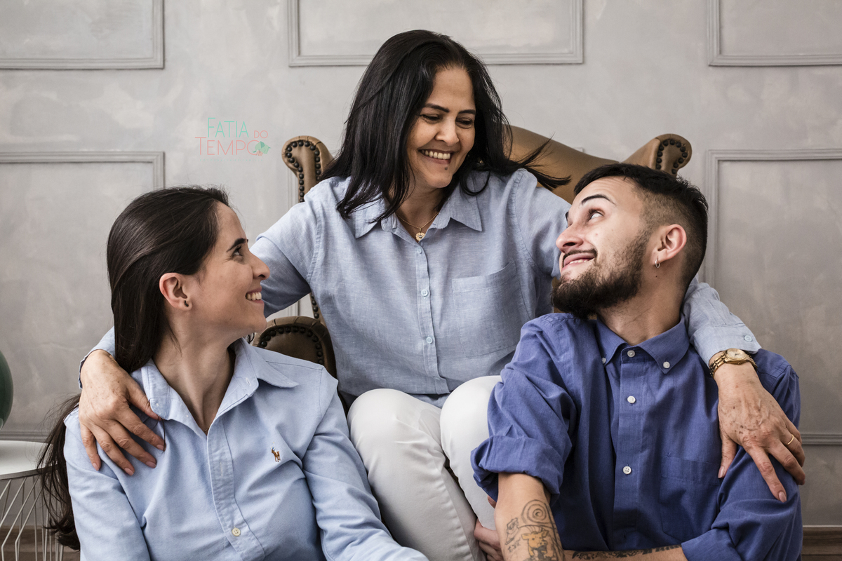 Ensaio de familia, ensaio familia em estudio, estudio lifestyle, estudio em sao caetano do sul, ensaio familiar em estudio, ensaio lindo de familia, familia, mãe e filhos, ensaio mae e filhos, estudio fatia do tempo, fatia do tempo