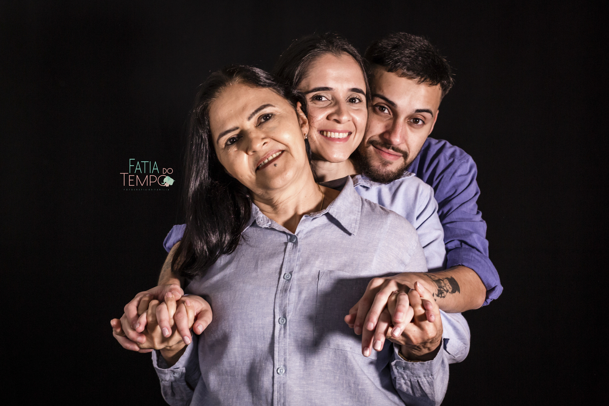 Ensaio de familia, ensaio familia em estudio, estudio lifestyle, estudio em sao caetano do sul, ensaio familiar em estudio, ensaio lindo de familia, familia, mãe e filhos, ensaio mae e filhos, estudio fatia do tempo, fatia do tempo
