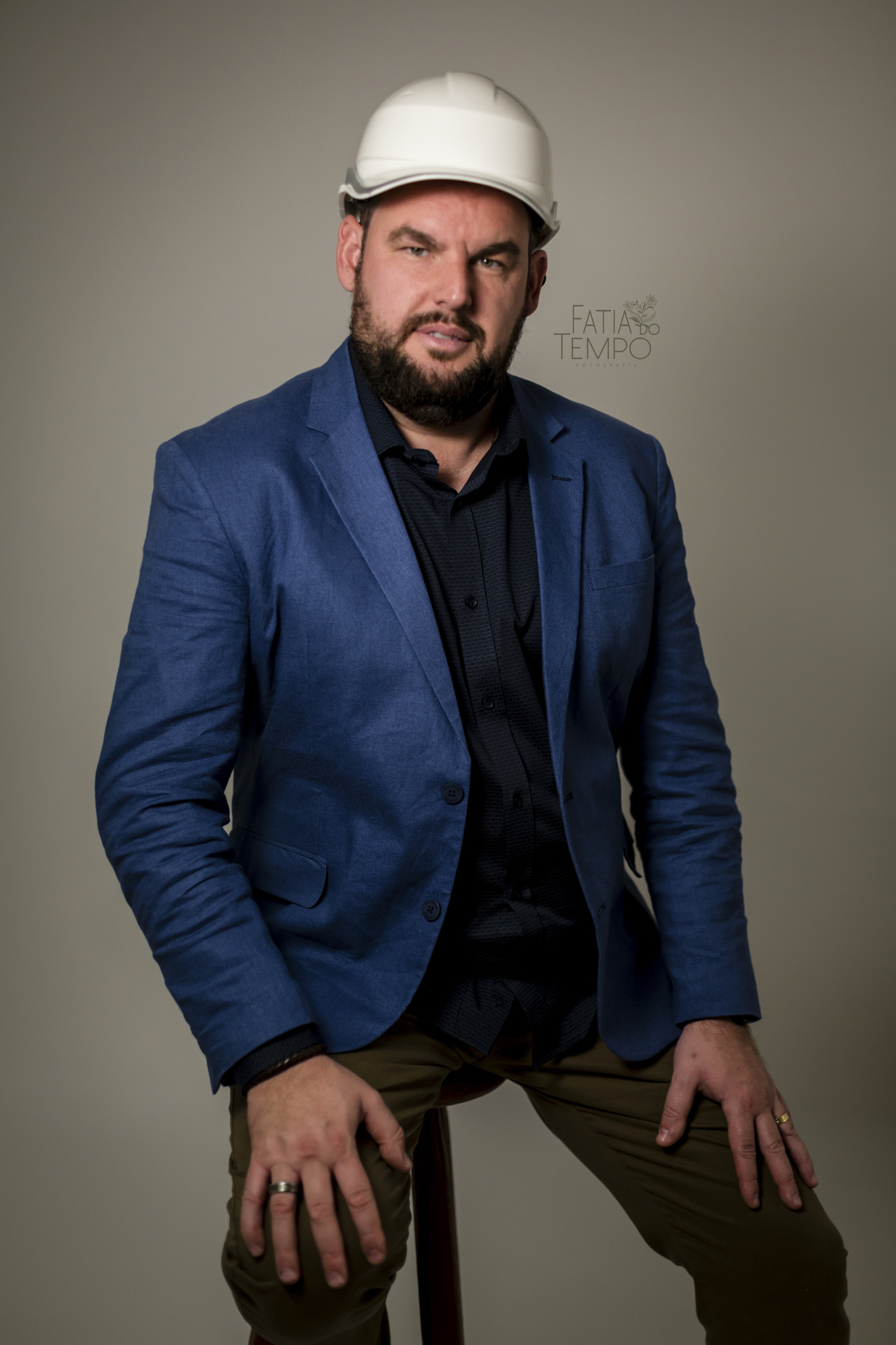 ensaio corporativo, perfil profissional, ensaio linkedin, linkedin, fotos para perfil profissional, fotos corporativas, ensaio corporativo em estudio, ensaio em estudio, ensaio profissional em estudio, fatia do tempo, estudio em são caetano do sul