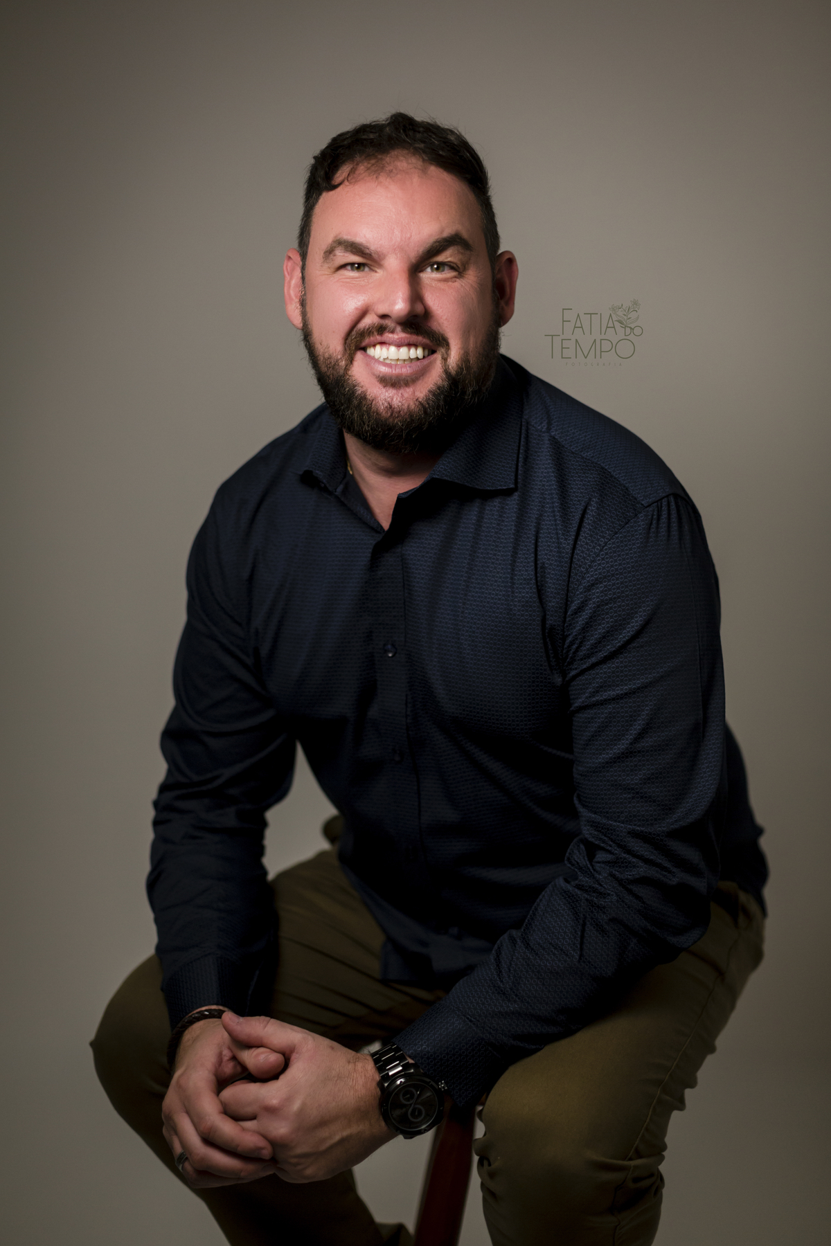 ensaio corporativo, perfil profissional, ensaio linkedin, linkedin, fotos para perfil profissional, fotos corporativas, ensaio corporativo em estudio, ensaio em estudio, ensaio profissional em estudio, fatia do tempo, estudio em são caetano do sul