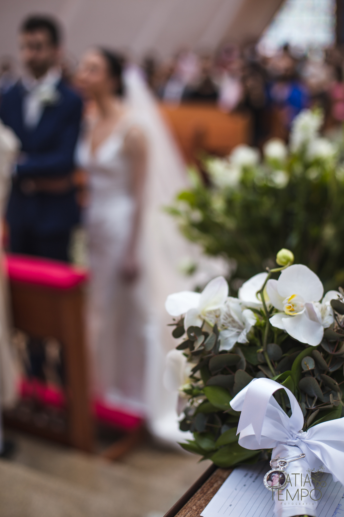 Pelle Capelli hair, Sitio São Jorge, Jardim Secreto, Igreja Santíssima Virgem, casamento na igreja, igreja, noiva classica, noivo de azul, noivo terno azul, familia em casamento, mini wedding, casamento pequeno, casamento intimista, buque da noiva