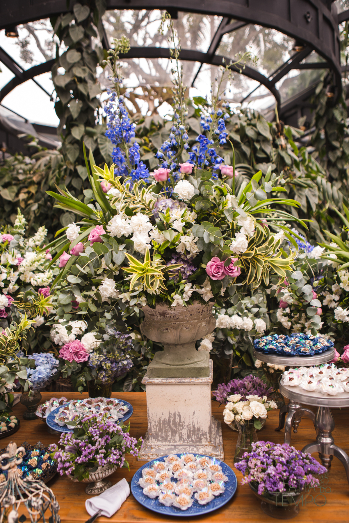 Pelle Capelli hair, Sitio São Jorge, Jardim Secreto, Igreja Santíssima Virgem, casamento na igreja, igreja, noiva classica, noivo de azul, noivo terno azul, familia em casamento, mini wedding, casamento pequeno, casamento intimista, buque da noiva