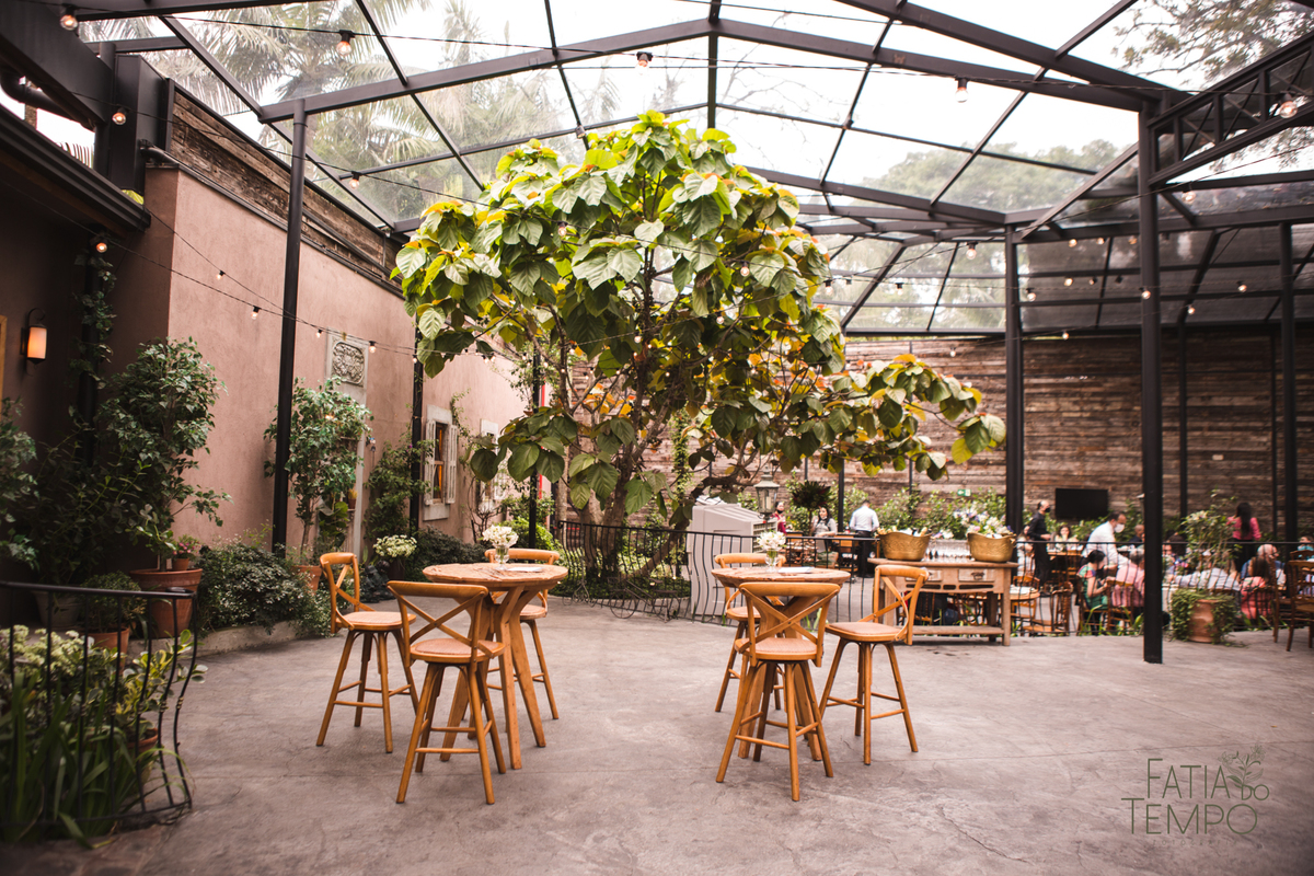 Pelle Capelli hair, Sitio São Jorge, Jardim Secreto, Igreja Santíssima Virgem, casamento na igreja, igreja, noiva classica, noivo de azul, noivo terno azul, familia em casamento, mini wedding, casamento pequeno, casamento intimista, buque da noiva