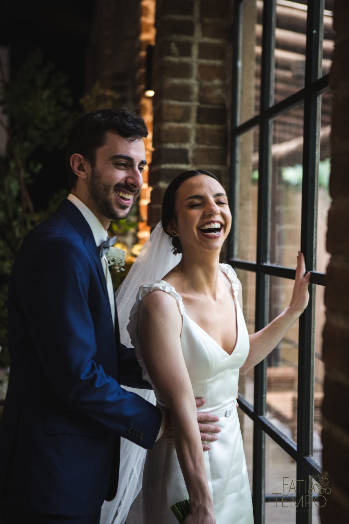 Pelle Capelli hair, Sitio São Jorge, Jardim Secreto, Igreja Santíssima Virgem, casamento na igreja, igreja, noiva classica, noivo de azul, noivo terno azul, familia em casamento, mini wedding, casamento pequeno, casamento intimista, buque da noiva