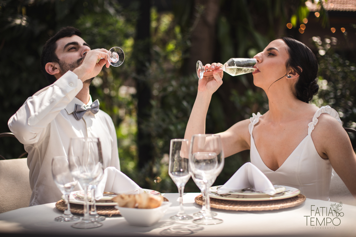 Pelle Capelli hair, Sitio São Jorge, Jardim Secreto, Igreja Santíssima Virgem, casamento na igreja, igreja, noiva classica, noivo de azul, noivo terno azul, familia em casamento, mini wedding, casamento pequeno, casamento intimista, buque da noiva