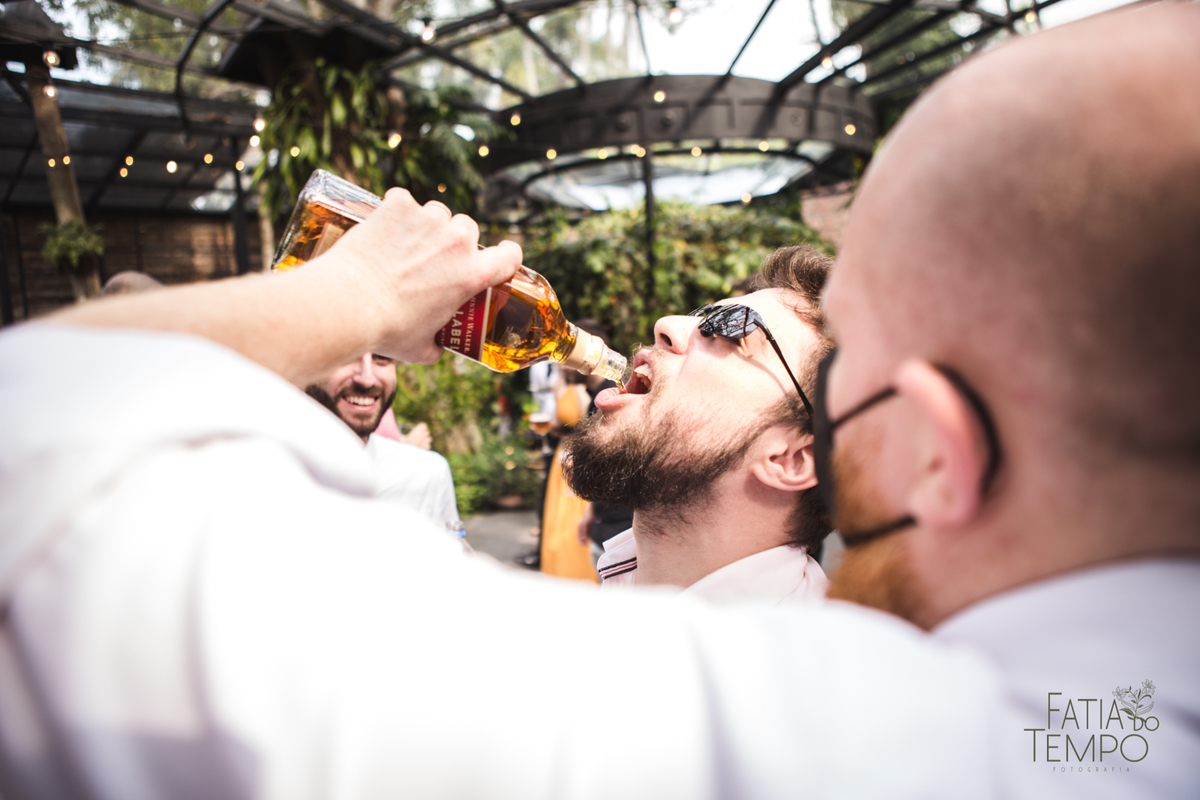 Pelle Capelli hair, Sitio São Jorge, Jardim Secreto, Igreja Santíssima Virgem, casamento na igreja, igreja, noiva classica, noivo de azul, noivo terno azul, familia em casamento, mini wedding, casamento pequeno, casamento intimista, buque da noiva