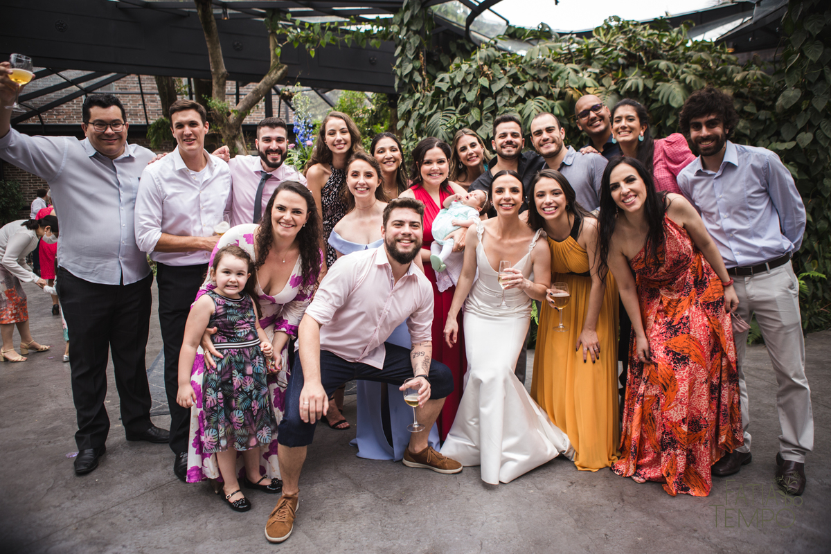 Pelle Capelli hair, Sitio São Jorge, Jardim Secreto, Igreja Santíssima Virgem, casamento na igreja, igreja, noiva classica, noivo de azul, noivo terno azul, familia em casamento, mini wedding, casamento pequeno, casamento intimista, buque da noiva