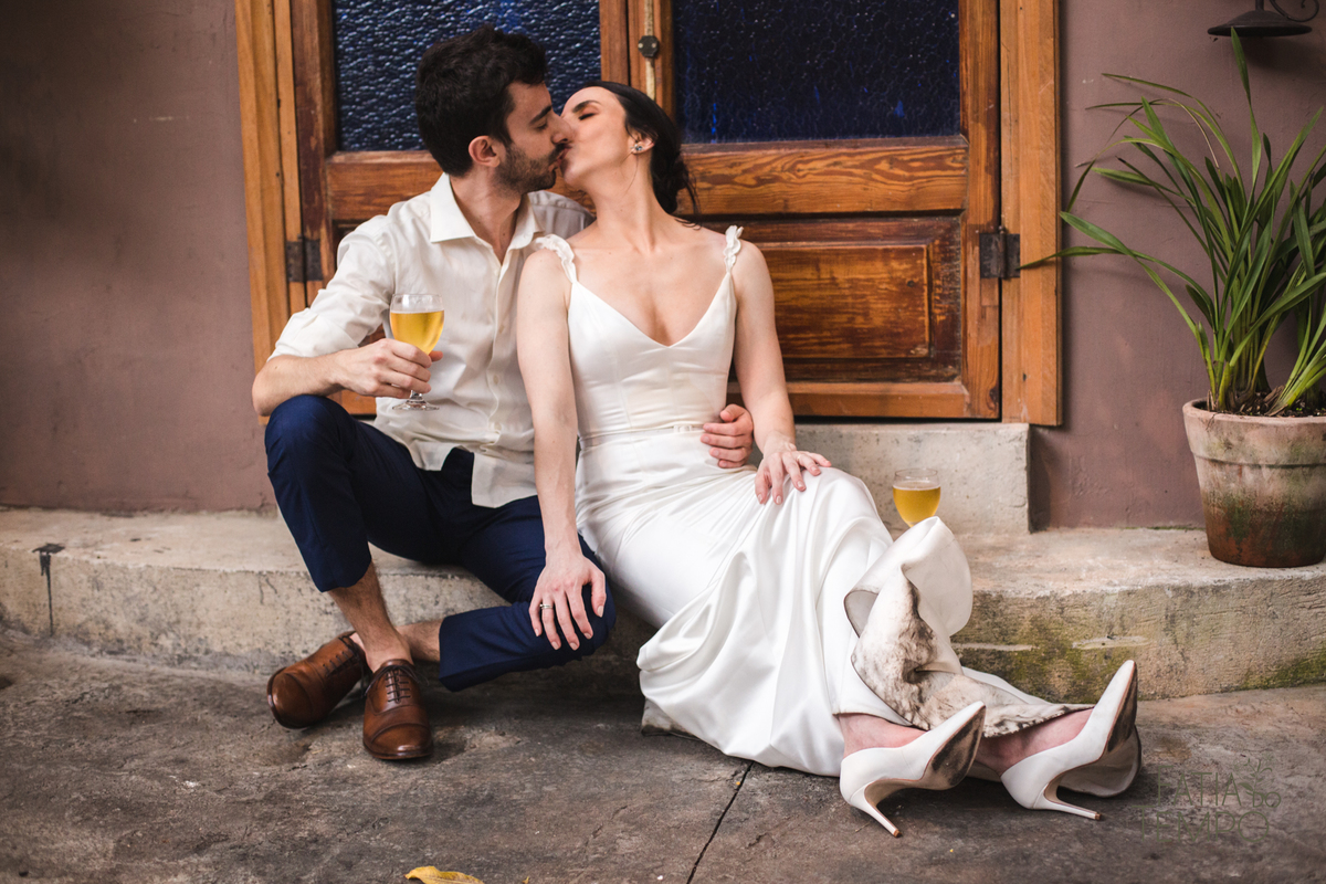 Pelle Capelli hair, Sitio São Jorge, Jardim Secreto, Igreja Santíssima Virgem, casamento na igreja, igreja, noiva classica, noivo de azul, noivo terno azul, familia em casamento, mini wedding, casamento pequeno, casamento intimista, buque da noiva