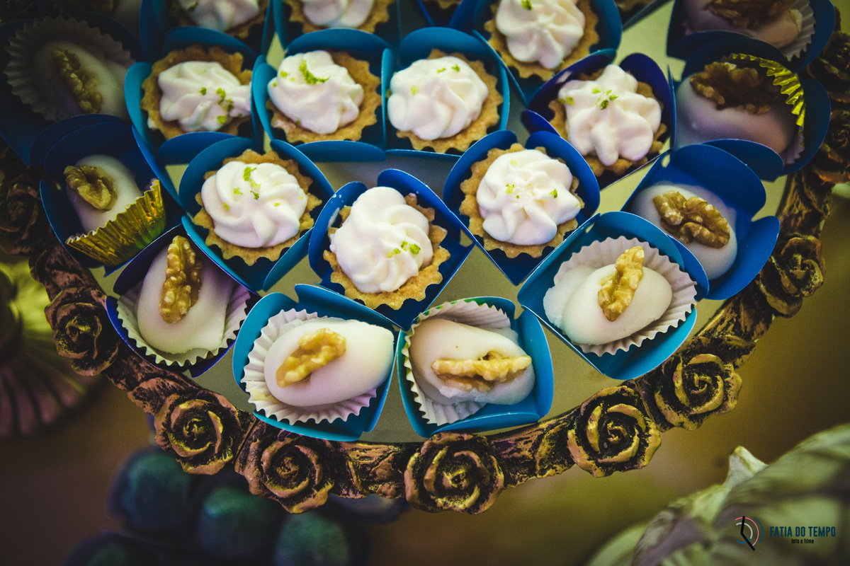 aniversario de 15 anos, debutante, festa de 15 anos, xv+1, 15+1, aniversario de adolescente, festa, balada de 15 anos, vestido de 15 anos, vestidos de 15 anos, debutante de azul, debutar, fazer 15 anos, adolescente