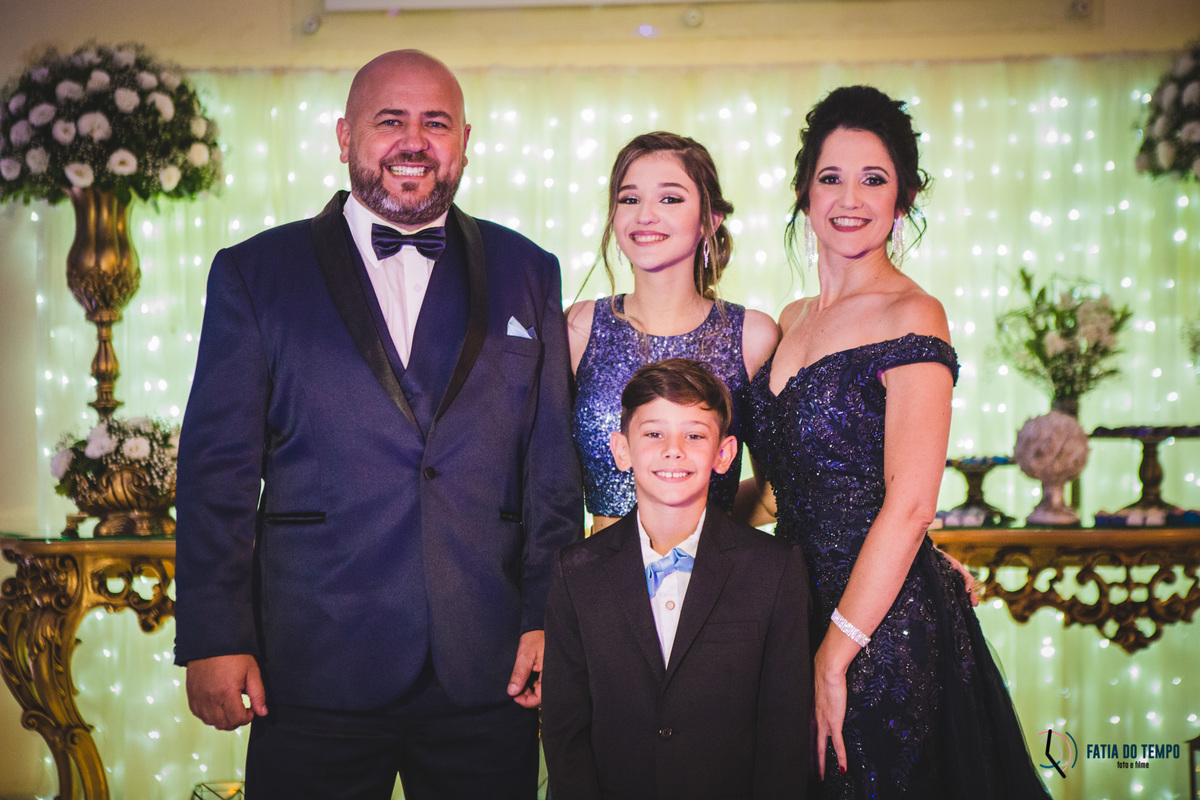 aniversario de 15 anos, debutante, festa de 15 anos, xv+1, 15+1, aniversario de adolescente, festa, balada de 15 anos, vestido de 15 anos, vestidos de 15 anos, debutante de azul, debutar, fazer 15 anos, adolescente