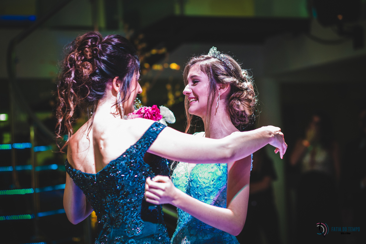 aniversario de 15 anos, debutante, festa de 15 anos, xv+1, 15+1, aniversario de adolescente, festa, balada de 15 anos, vestido de 15 anos, vestidos de 15 anos, debutante de azul, debutar, fazer 15 anos, adolescente